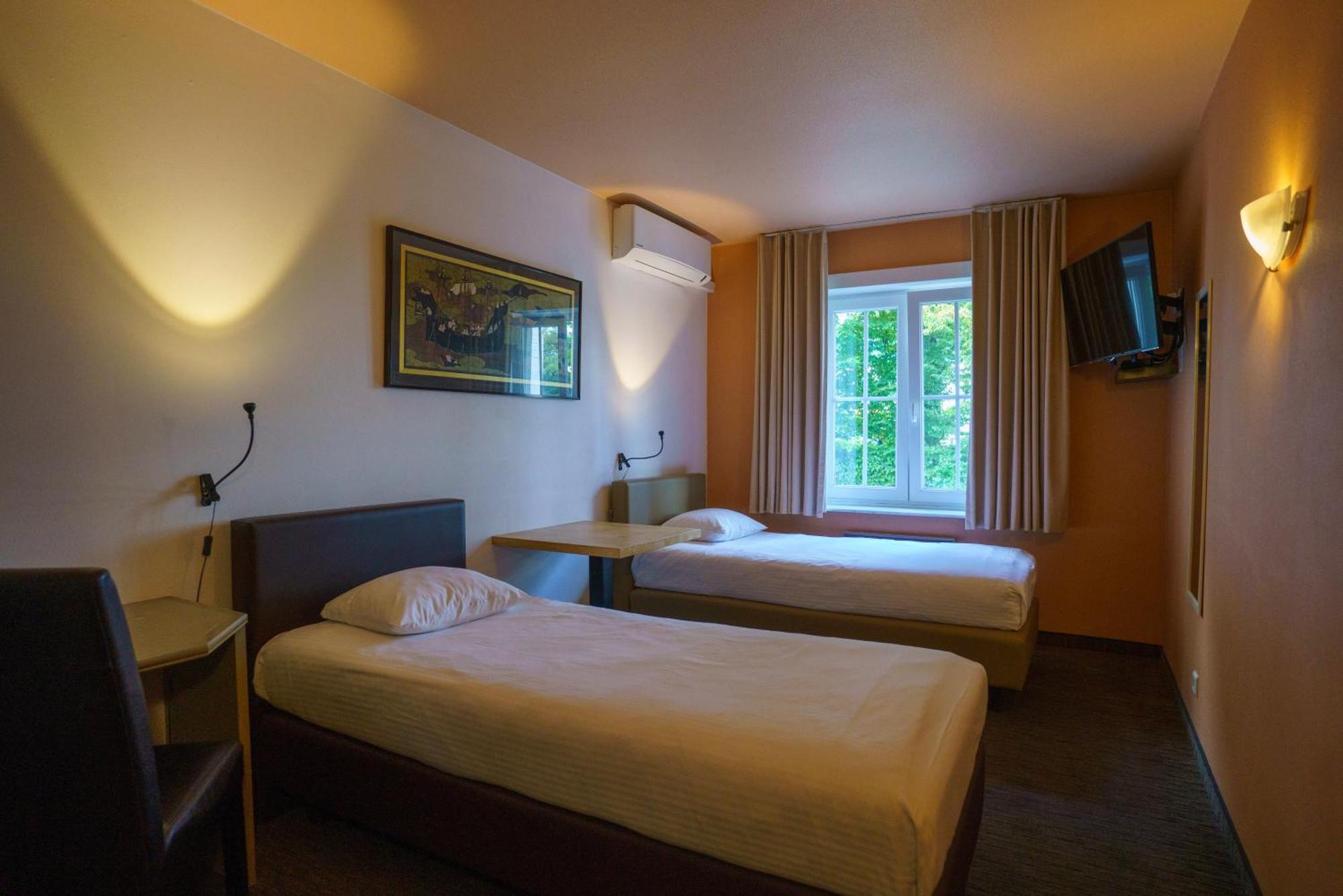 St-Janshof Hotel Waregem Extérieur photo