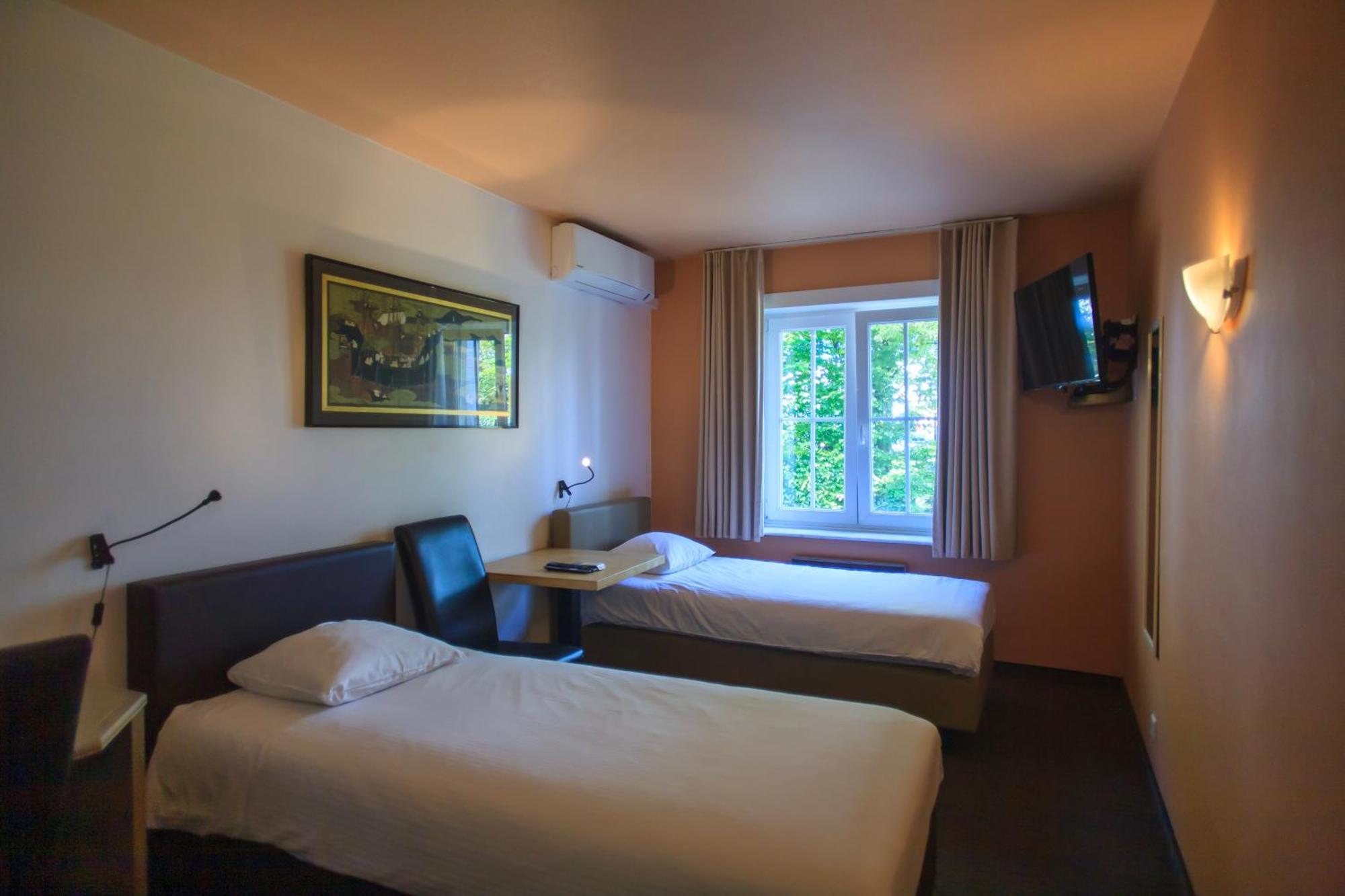St-Janshof Hotel Waregem Extérieur photo