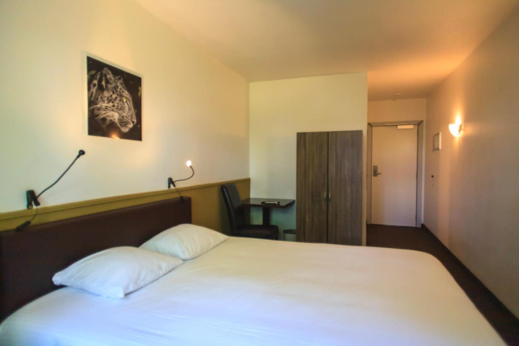 St-Janshof Hotel Waregem Extérieur photo
