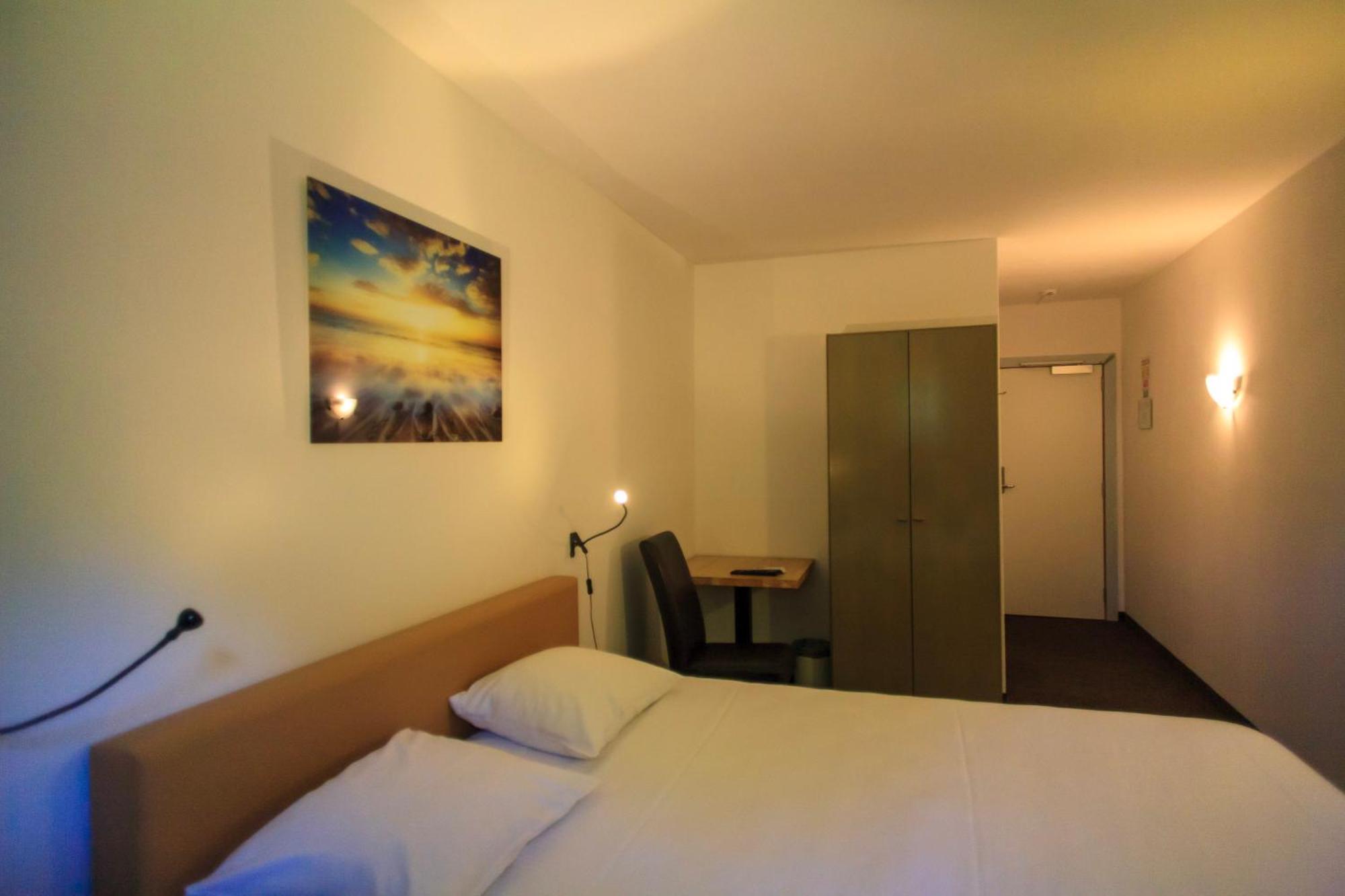 St-Janshof Hotel Waregem Extérieur photo